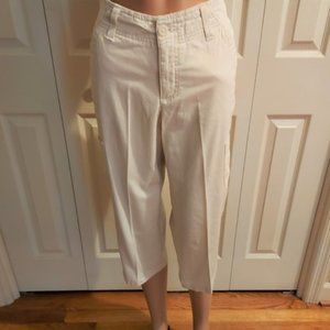 NEW RIDERS BY LEE BEIGE CAPRI W/POCKETS, FRONT, BACK & SIDE OF KNEES SIZE 6